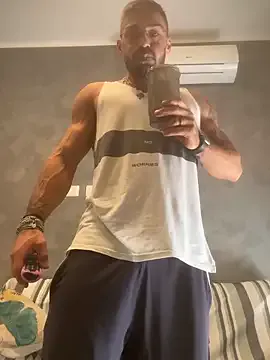 EsmeBrowm – webcam model profile photo Image 2