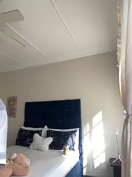 AnnAbbey – webcam model profile photo Image 2