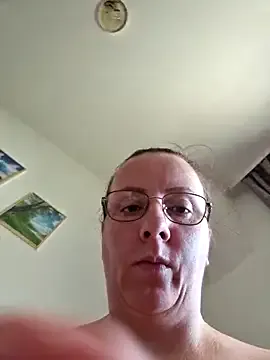 LeyahSummer – webcam model profile photo Image 10