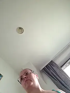 LeyahSummer – webcam model profile photo Image 13