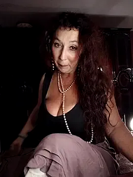 SweetieSinXXX – webcam model profile photo Image 16