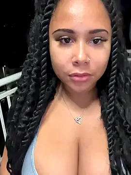 SarithaBroun – webcam model profile photo Image 12