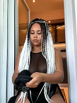 SarithaBroun – webcam model profile photo Image 14