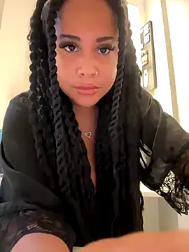 SarithaBroun – webcam model profile photo Image 6