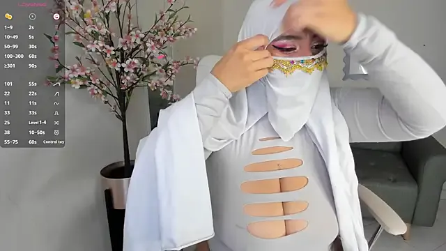 LunaTempt – webcam model profile photo Image 16