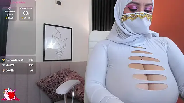 LunaTempt – webcam model profile photo Image 6