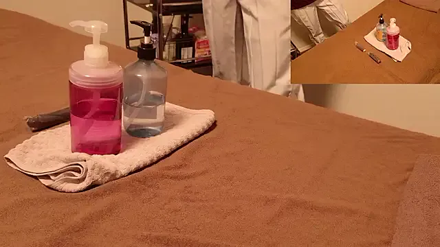 EmiBrow – webcam model profile photo Image 16