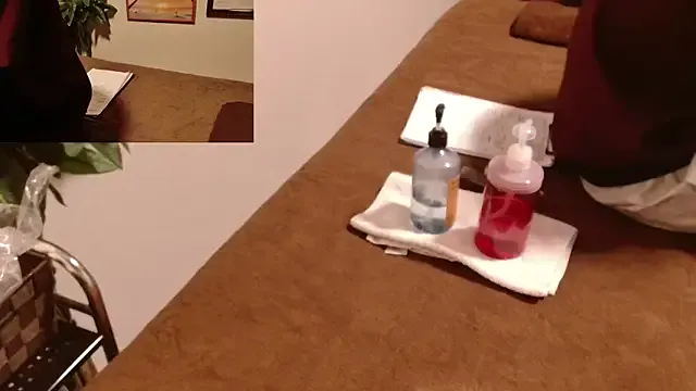 EmiBrow – webcam model profile photo Image 3