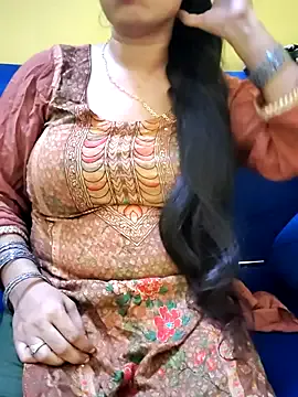 MadelineLane – webcam model profile photo Image 11