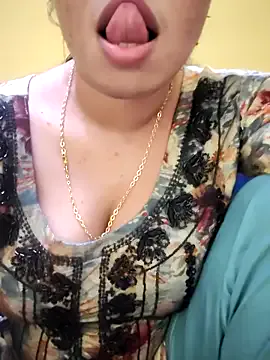 MadelineLane – webcam model profile photo Image 12