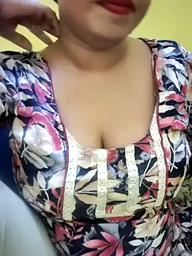 MadelineLane – webcam model profile photo Image 4