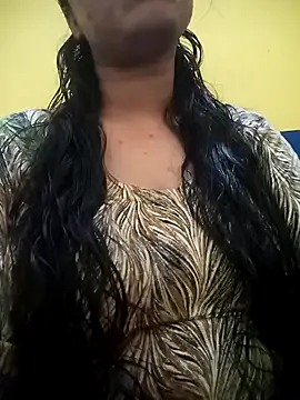 MadelineLane – webcam model profile photo Image 5