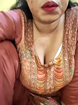 MadelineLane – webcam model profile photo Image 8