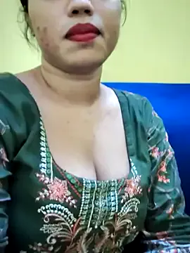 MadelineLane – webcam model profile photo Image 9