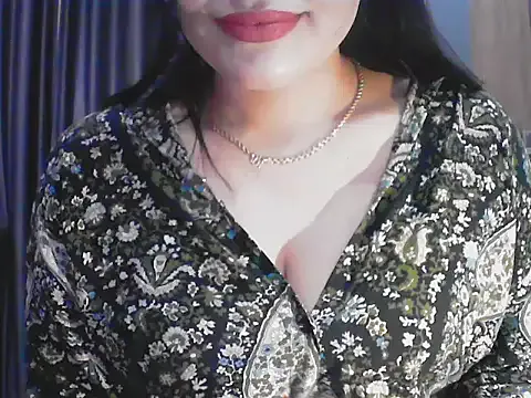 Dolce – webcam model profile photo Image 11