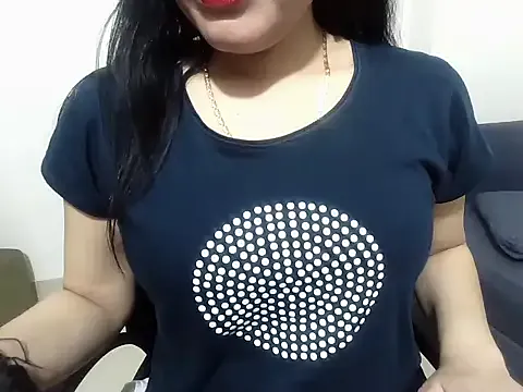 Dolce – webcam model profile photo Image 17