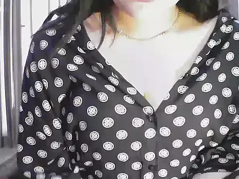 Dolce – webcam model profile photo Image 9