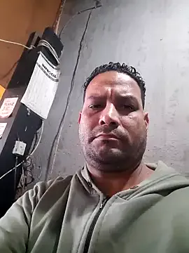 Dolce – webcam model profile photo Image 2