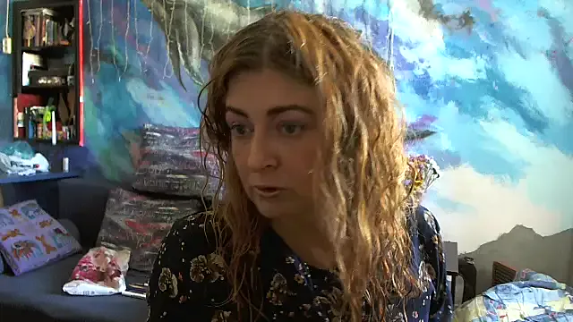 privsloirinha – webcam model profile photo Image 12