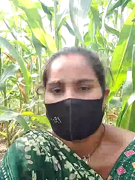 Dolce – webcam model profile photo Image 10