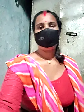 Dolce – webcam model profile photo Image 11