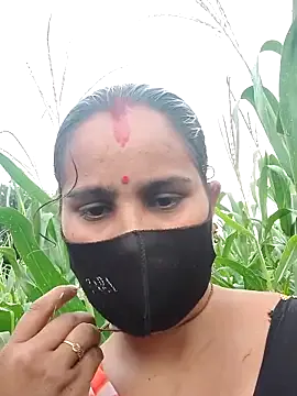 Dolce – webcam model profile photo Image 12