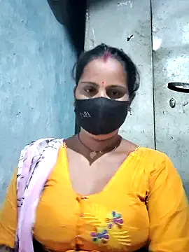 Dolce – webcam model profile photo Image 6