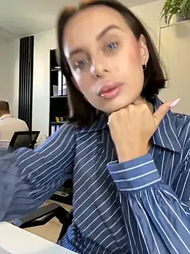 EsmeBrowm – webcam model profile photo Image 5