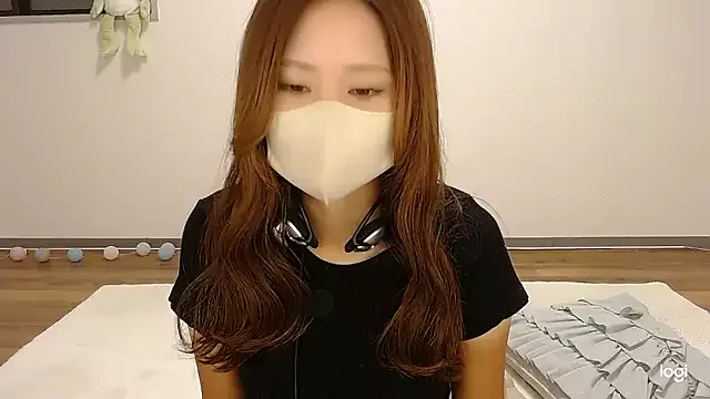 ErzabelLew – webcam model profile photo Image 12