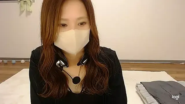 ErzabelLew – webcam model profile photo Image 9