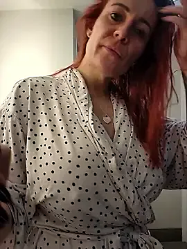 Carla – webcam model profile photo Image 17