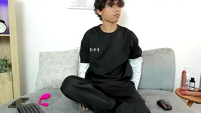 JOJO-operation_No1 – webcam model profile photo Image 8