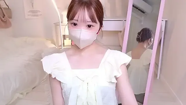 Men-esthe-Live – webcam model profile photo Image 17