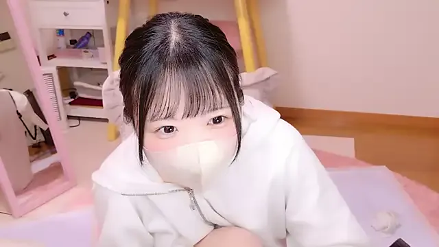 Men-esthe-Live – webcam model profile photo Image 4