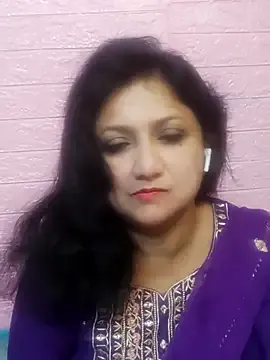 Evie – webcam model profile photo Image 7