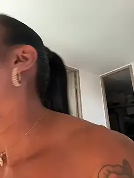 zoeypink – webcam model profile photo Image 11