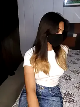 EvanyaRose – webcam model profile photo Image 14