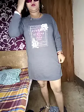 LeyahSummer – webcam model profile photo Image 15