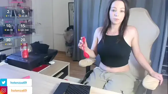 MiraKova – webcam model profile photo Image 16