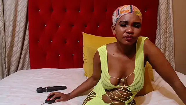 NikoleBakers – webcam model profile photo Image 13