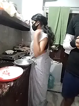 IvyStuart – webcam model profile photo Image 2