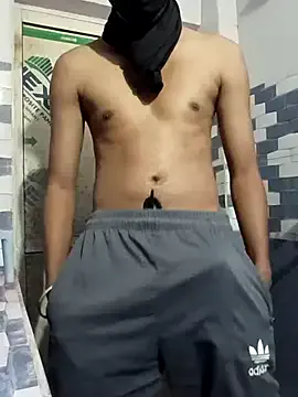 AishaHart – webcam model profile photo Image 5