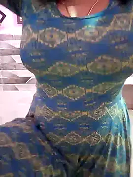 LaraCharm – webcam model profile photo Image 4