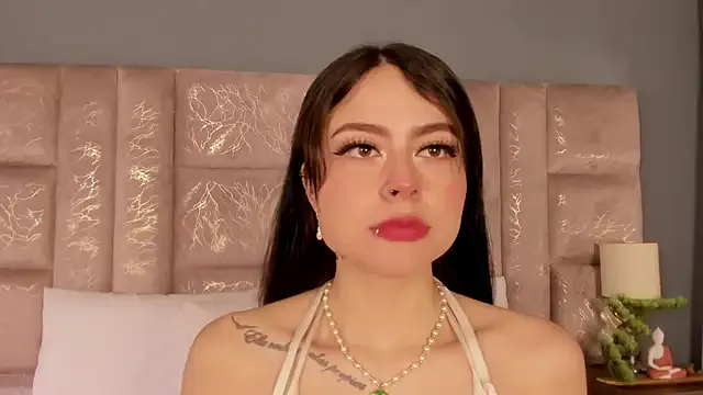 shiny-lily – webcam model profile photo Image 14