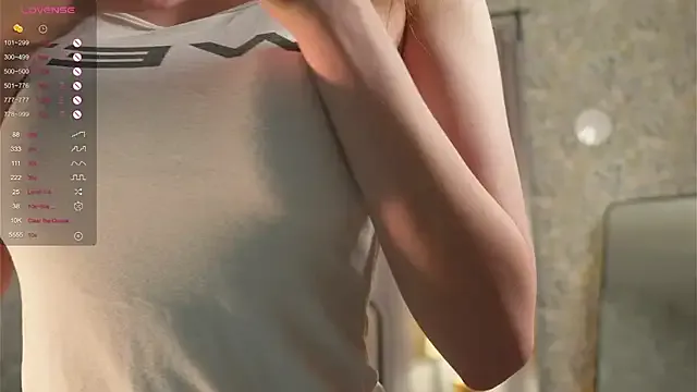 AriaSins – webcam model profile photo Image 3