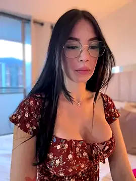 HaleyLyon – webcam model profile photo Image 14