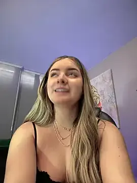 KellyHansen – webcam model profile photo Image 2