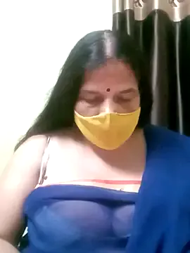 Bella – webcam model profile photo Image 10