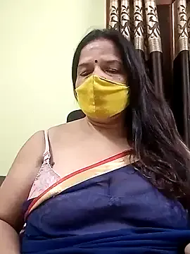 Bella – webcam model profile photo Image 13