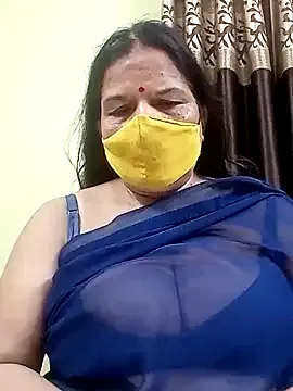 Bella – webcam model profile photo Image 15